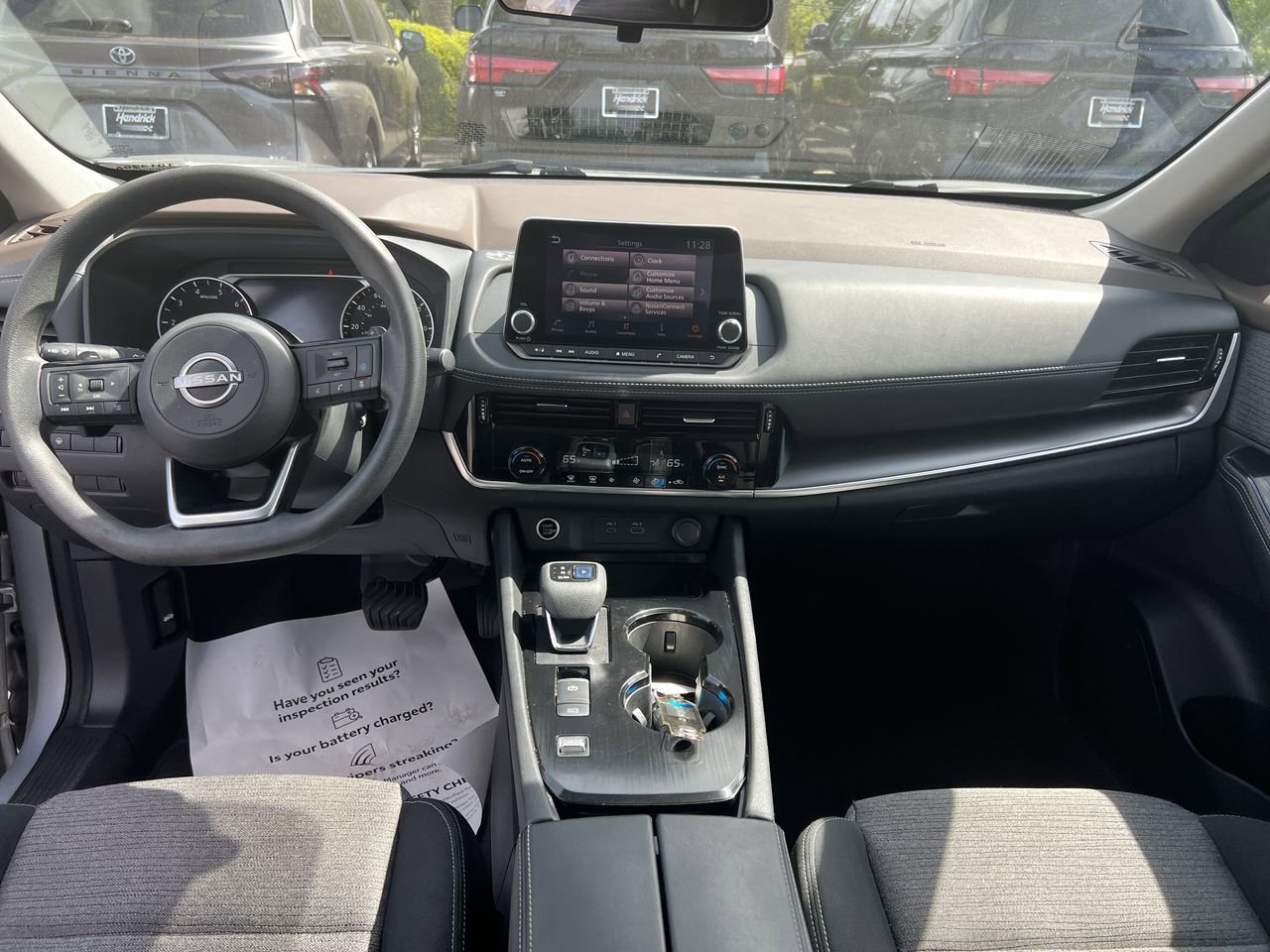 Used 2022 Nissan Rogue SV FWD image 31