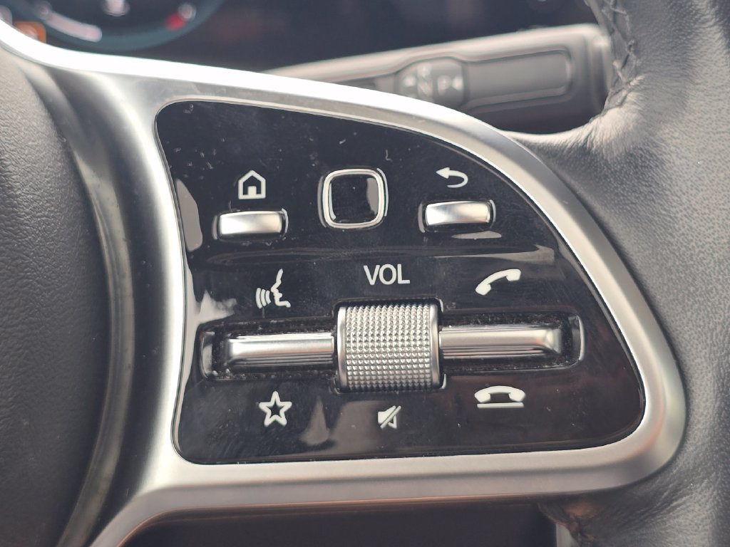 Used 2023 Mercedes-Benz GLB 250 4MATIC image 34
