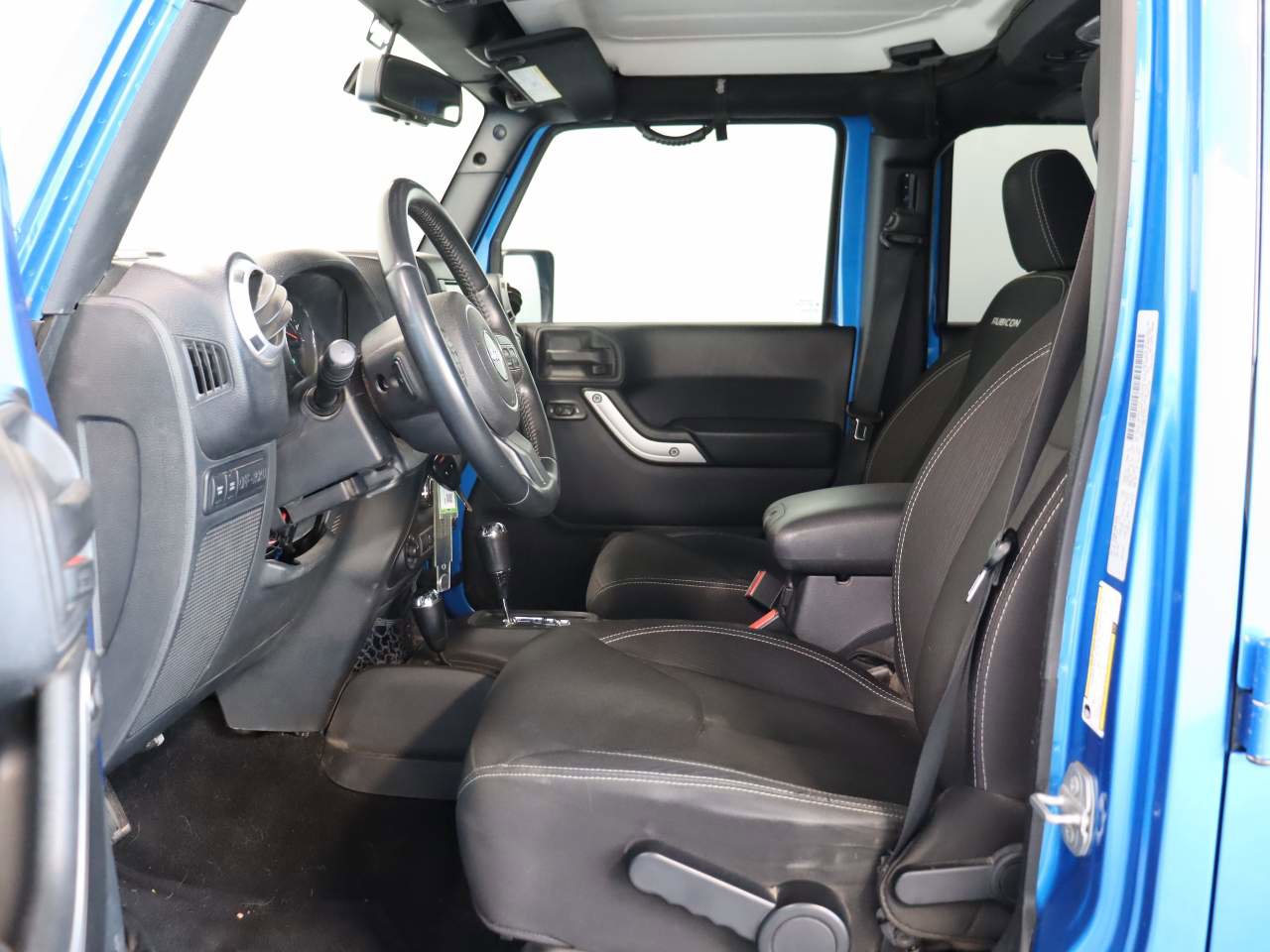 Used 2016 Jeep Wrangler Unlimited Rubicon w/ Connectivity Group image 8