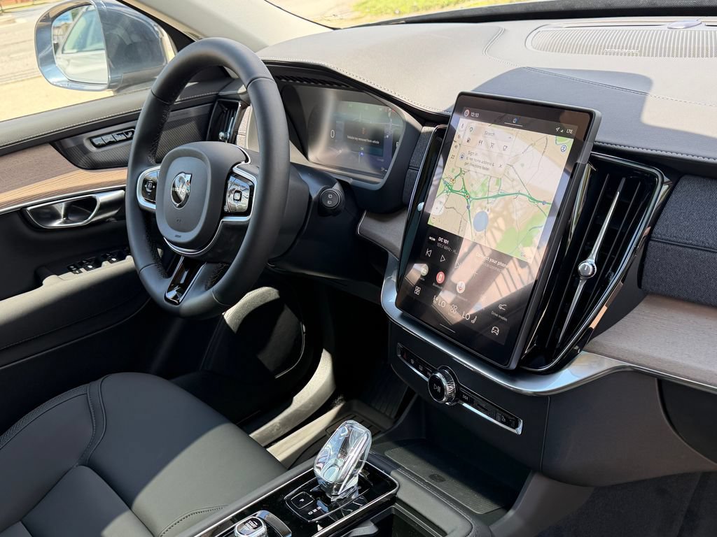 New 2026 Volvo XC90 B6 Plus w/ Protection Package Premier AWD/4WD image 7