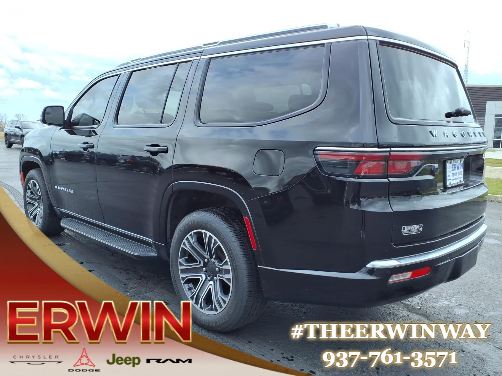 Certified 2024 Jeep Wagoneer Series II w/ Flexible Seating Group image 5