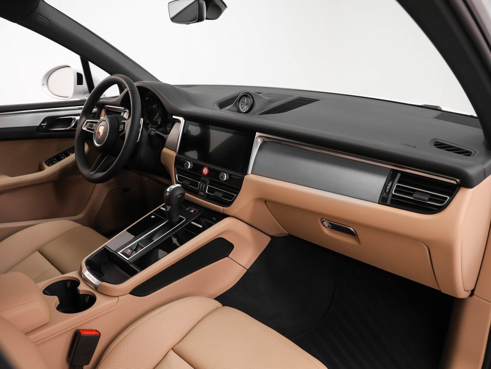 Certified 2026 Porsche Macan AWD/4WD image 21