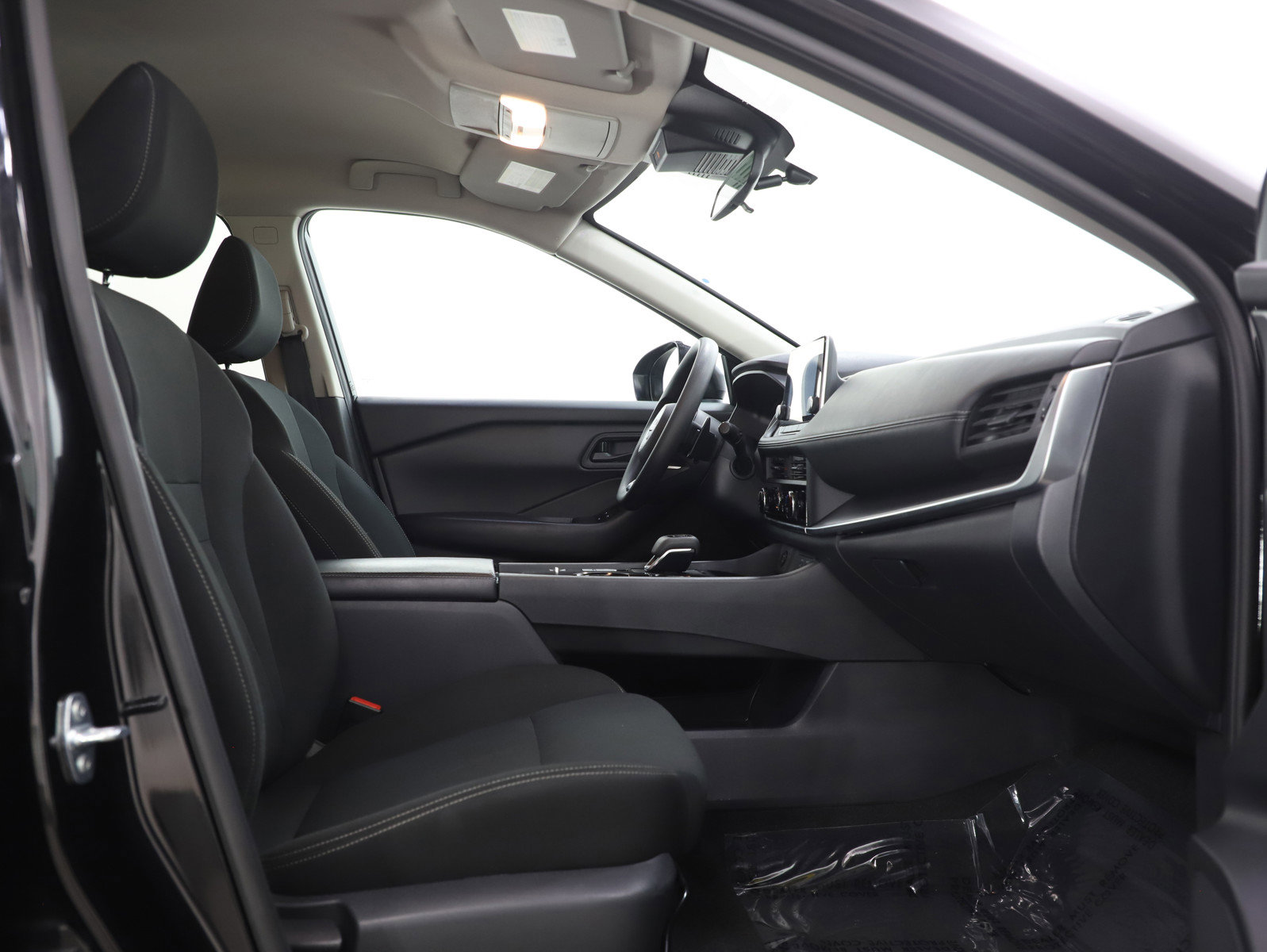 Used 2024 Nissan Rogue S image 11