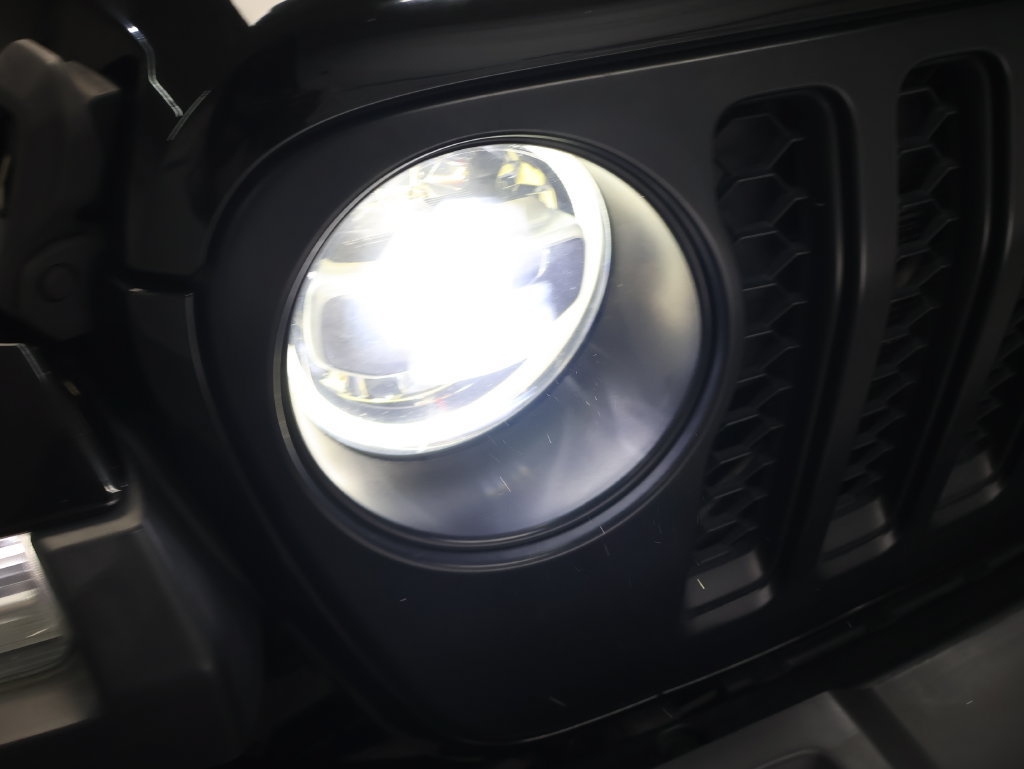 Used 2020 Jeep Gladiator Mojave AWD/4WD image 28