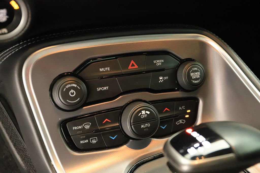 Used 2020 Dodge Challenger SXT image 24