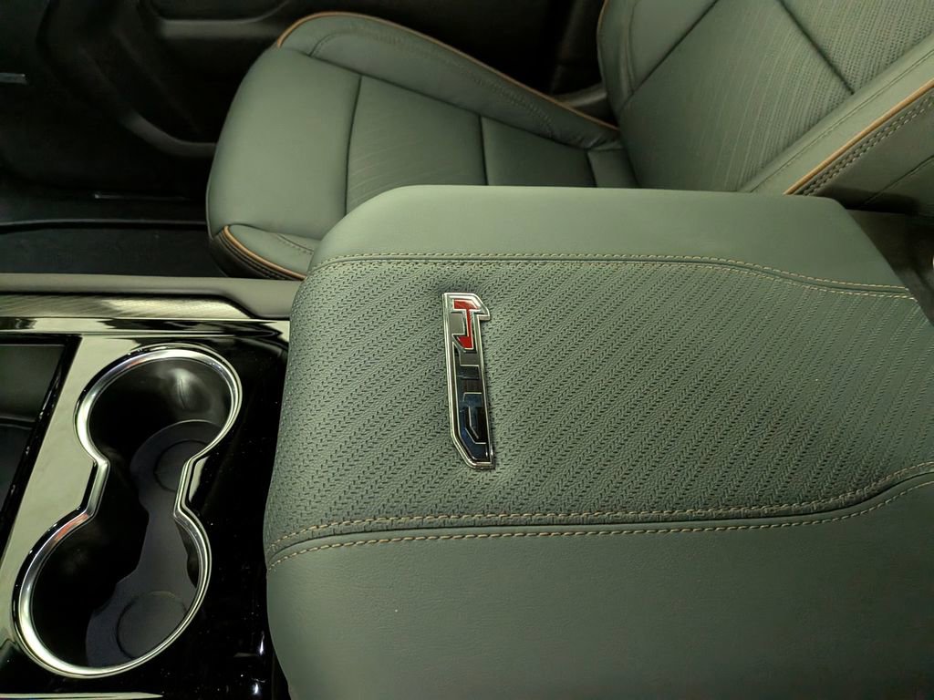 New 2026 GMC Yukon XL AT4 image 28