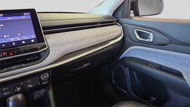 Used 2022 Jeep Compass Latitude image 25