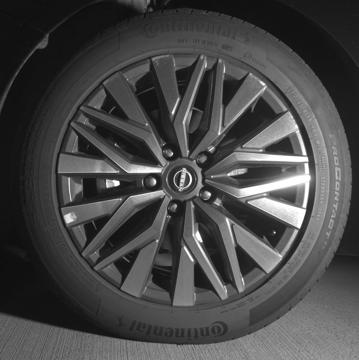 Used 2025 Nissan Altima 2.5 SV FWD image 12