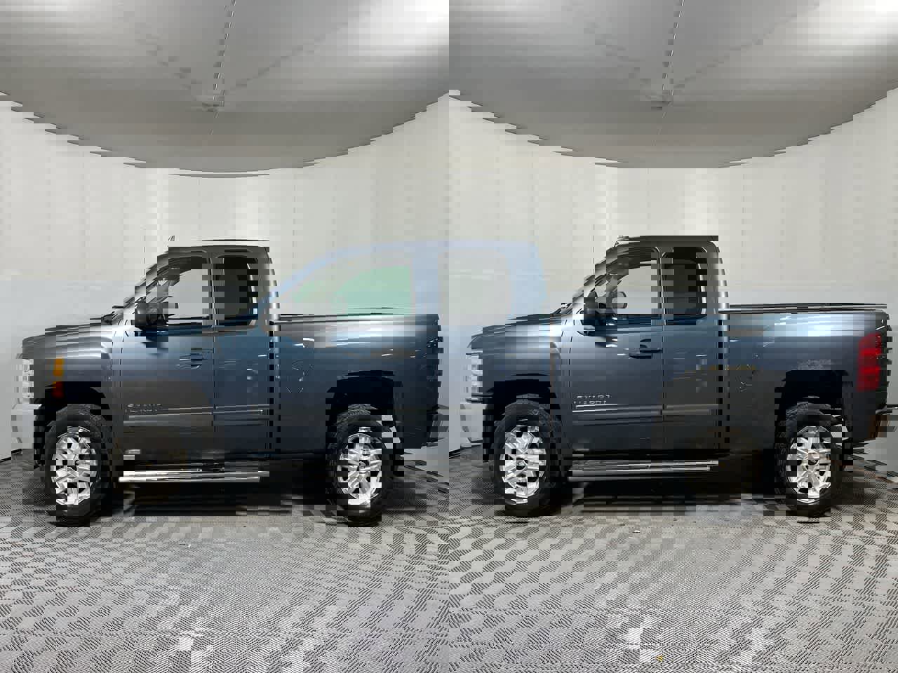 Used 2013 Chevrolet Silverado 1500 LT w/ All-Star Edition AWD/4WD image 5