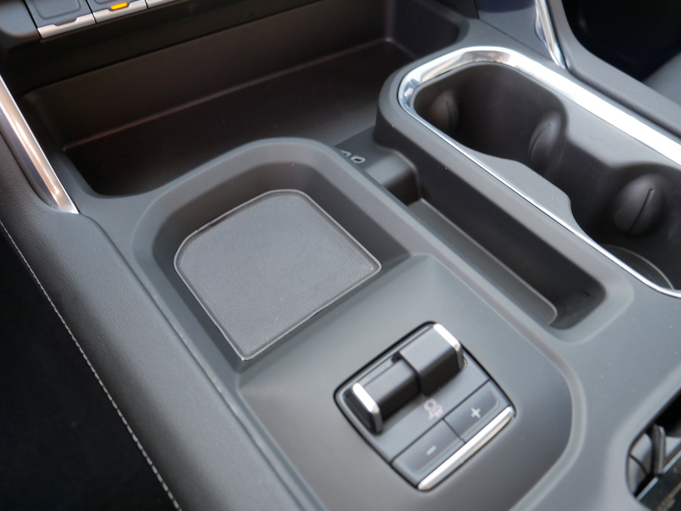 Used 2025 GMC Sierra 2500 Denali w/ Denali Reserve Package AWD/4WD image 33