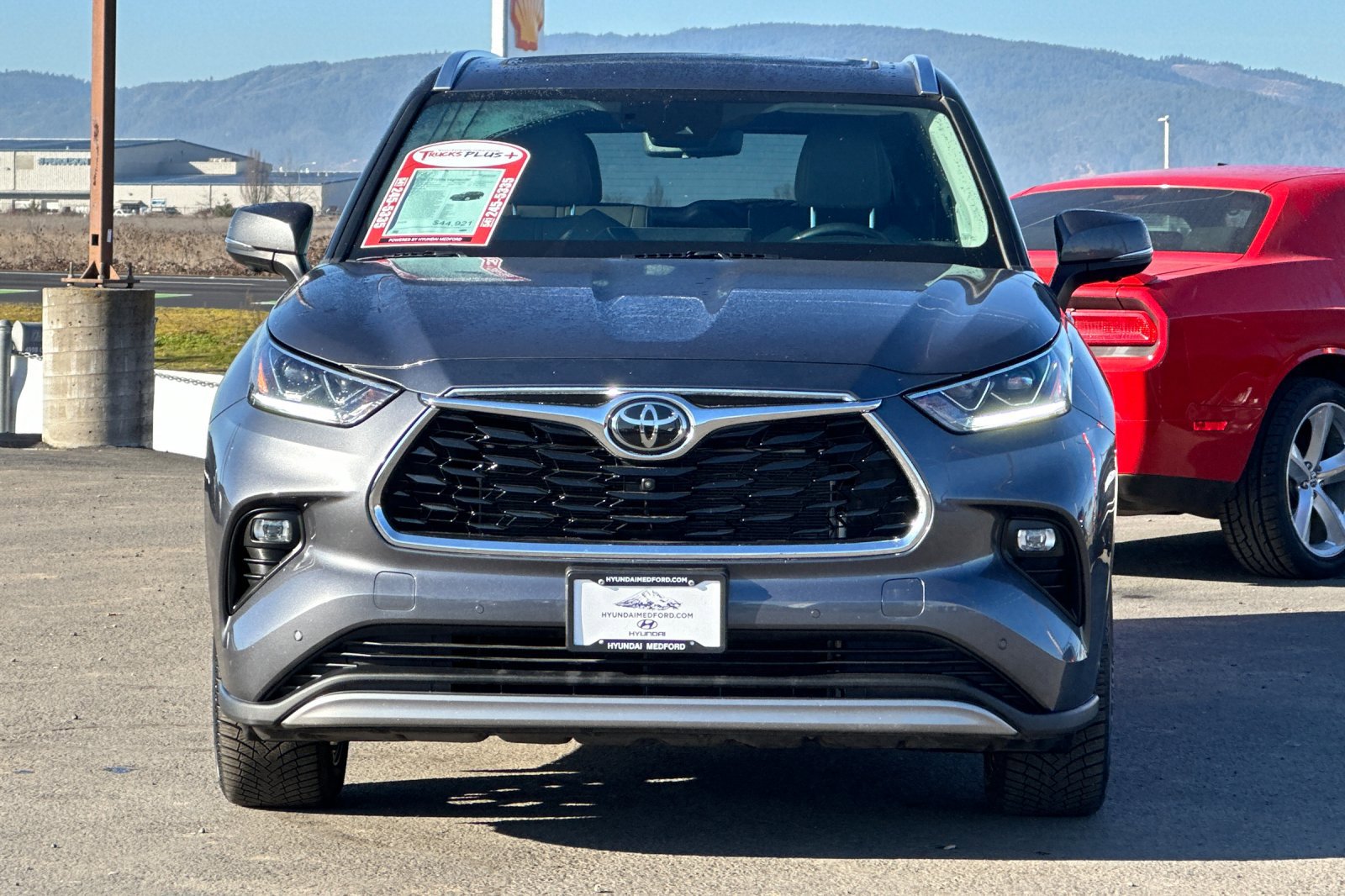 Used 2023 Toyota Highlander Platinum image 9