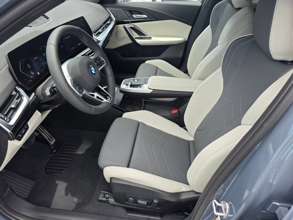 New 2026 BMW X2 xDrive28i w/ M Sport Package AWD/4WD image 7