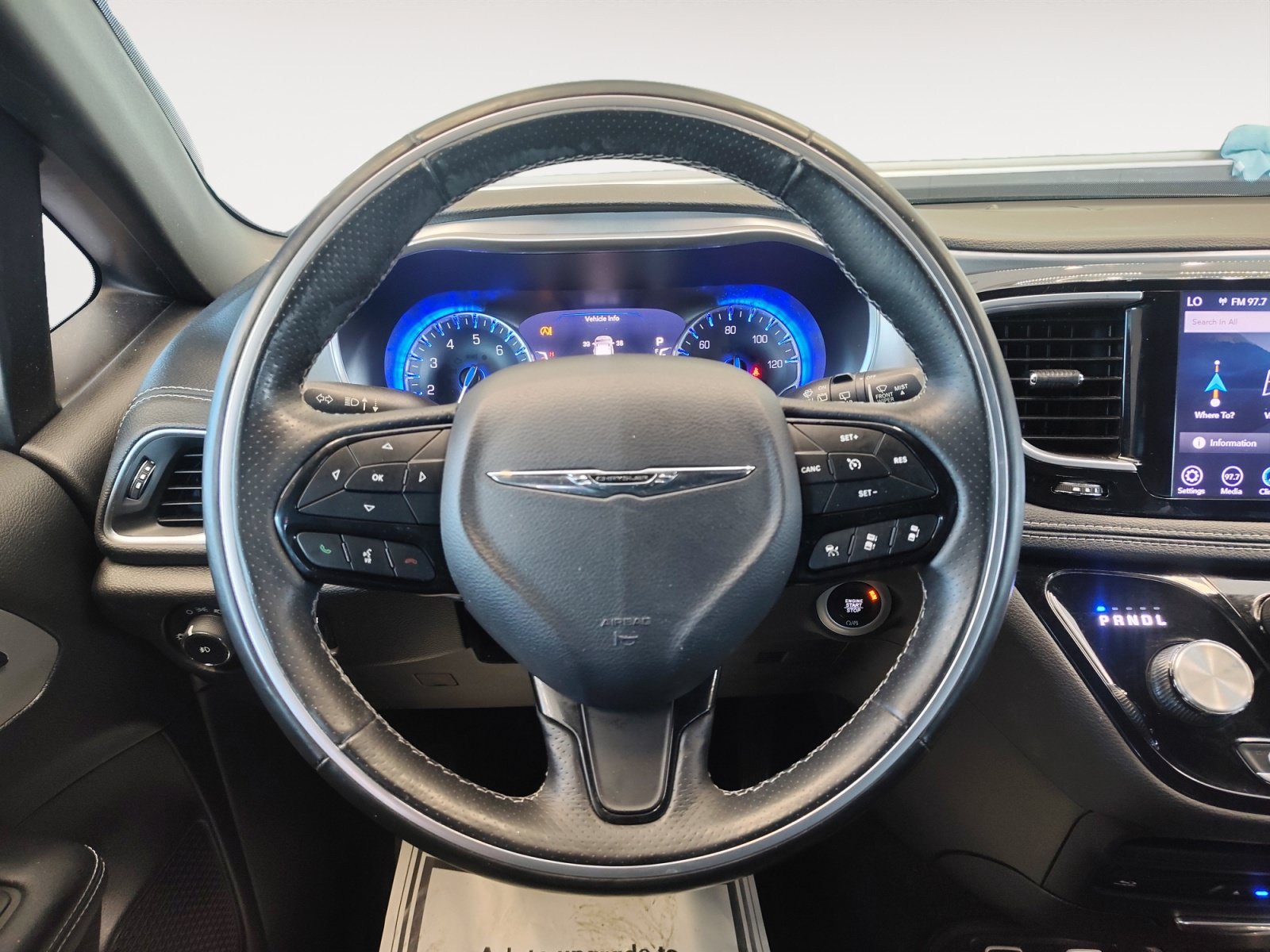 Used 2019 Chrysler Pacifica Limited w/ Advanced Safetytec Group FWD image 14