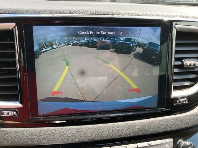 Used 2024 Chrysler Pacifica Touring-L FWD image 21