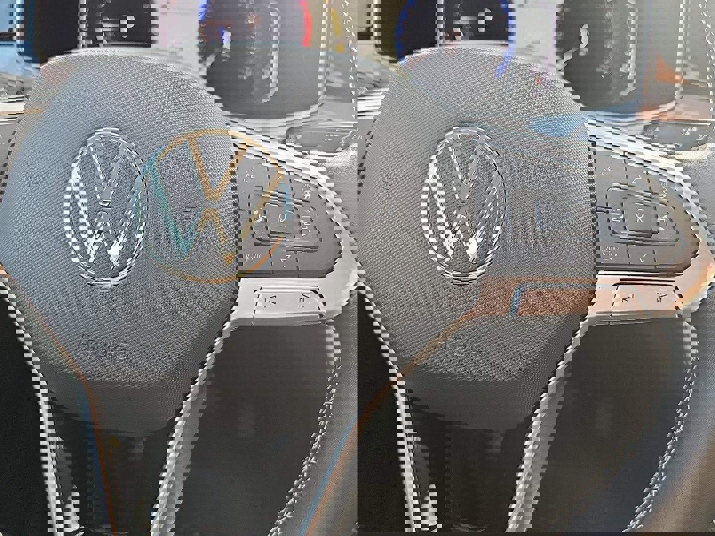 Used 2025 Volkswagen Taos SEL image 17