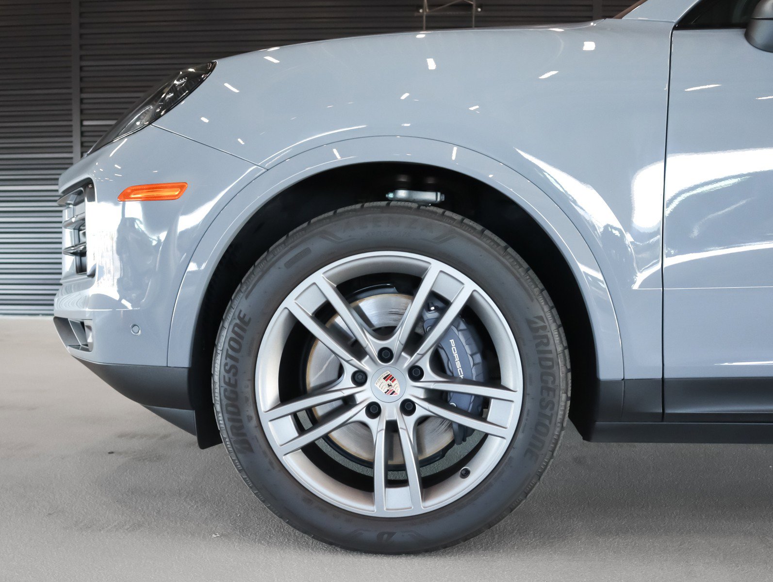 Certified 2025 Porsche Cayenne Coupe image 13