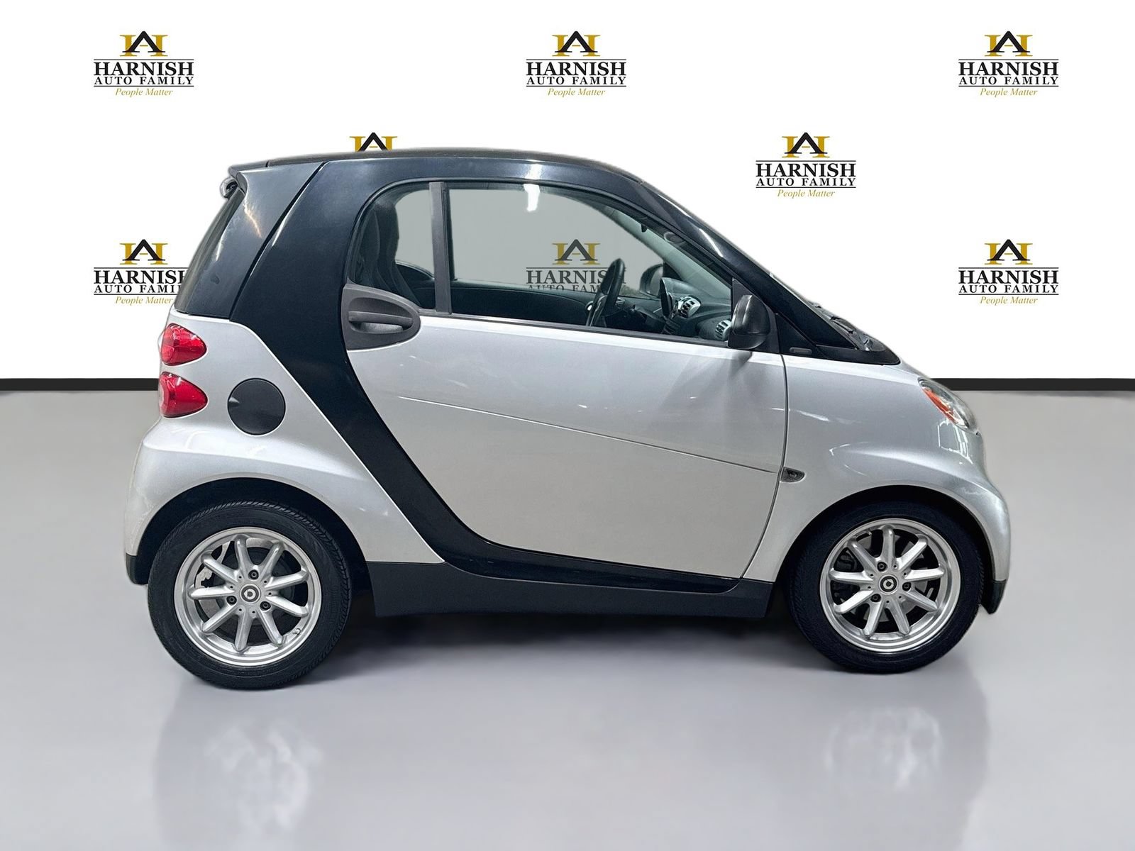 Used 2009 smart fortwo pure RWD image 4