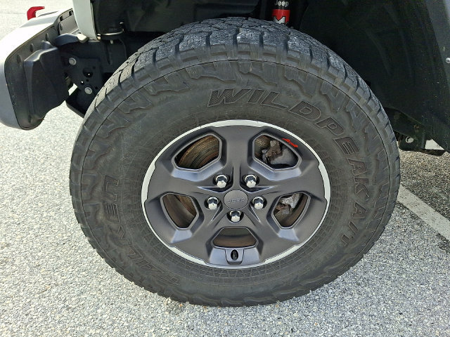 Used 2022 Jeep Gladiator Rubicon w/ Trailer Tow Package AWD/4WD image 28