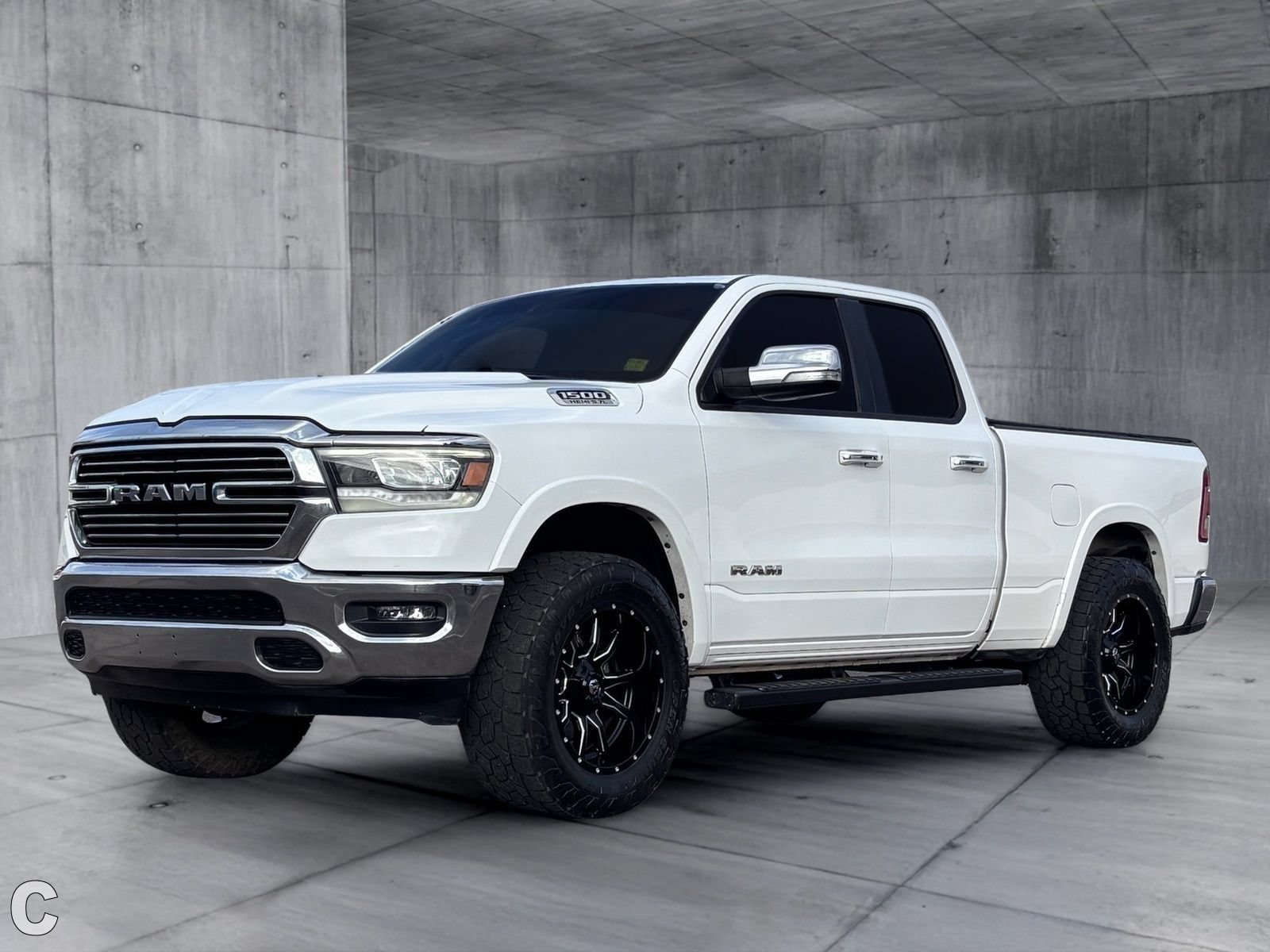 Used 2020 RAM 1500 Laramie RWD image 2