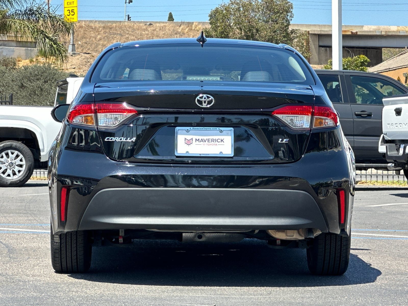 Used 2025 Toyota Corolla LE FWD image 4