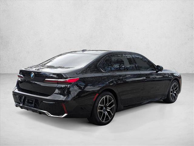 Used 2024 BMW 740i image 5