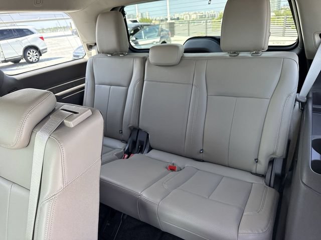 Used 2018 Ford Expedition XLT w/ Equipment Group 202A AWD/4WD image 24