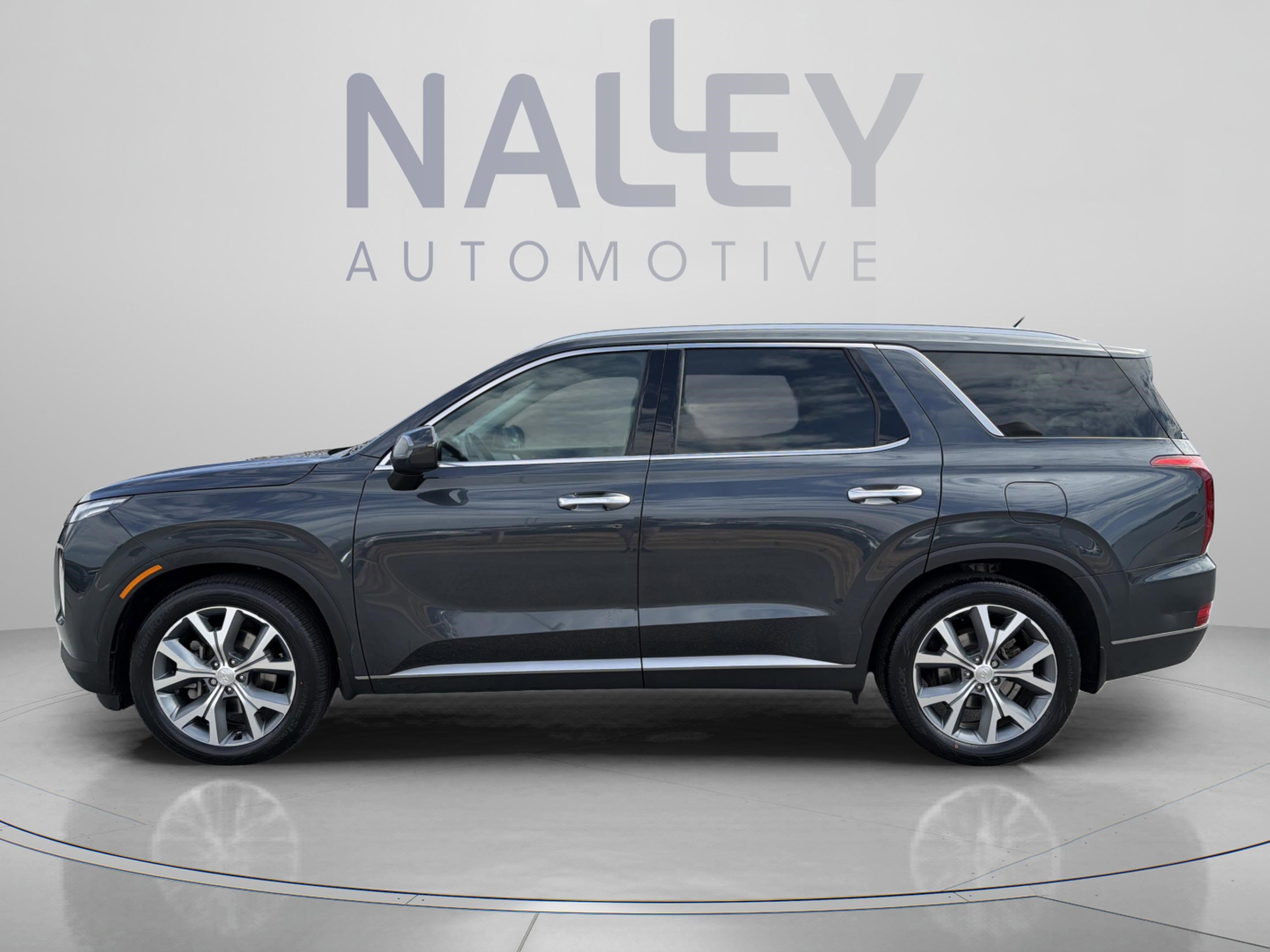 Used 2020 Hyundai Palisade SEL w/ Premium Package FWD image 3