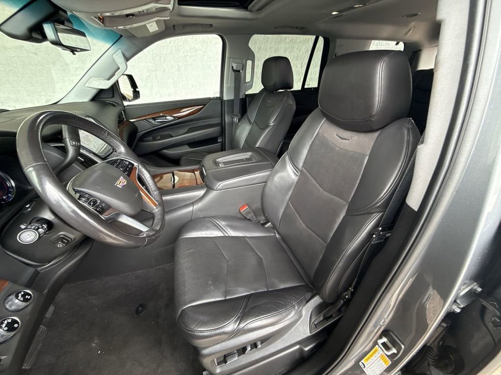 Certified 2020 Cadillac Escalade Luxury w/ Escalade Sport Edition image 20