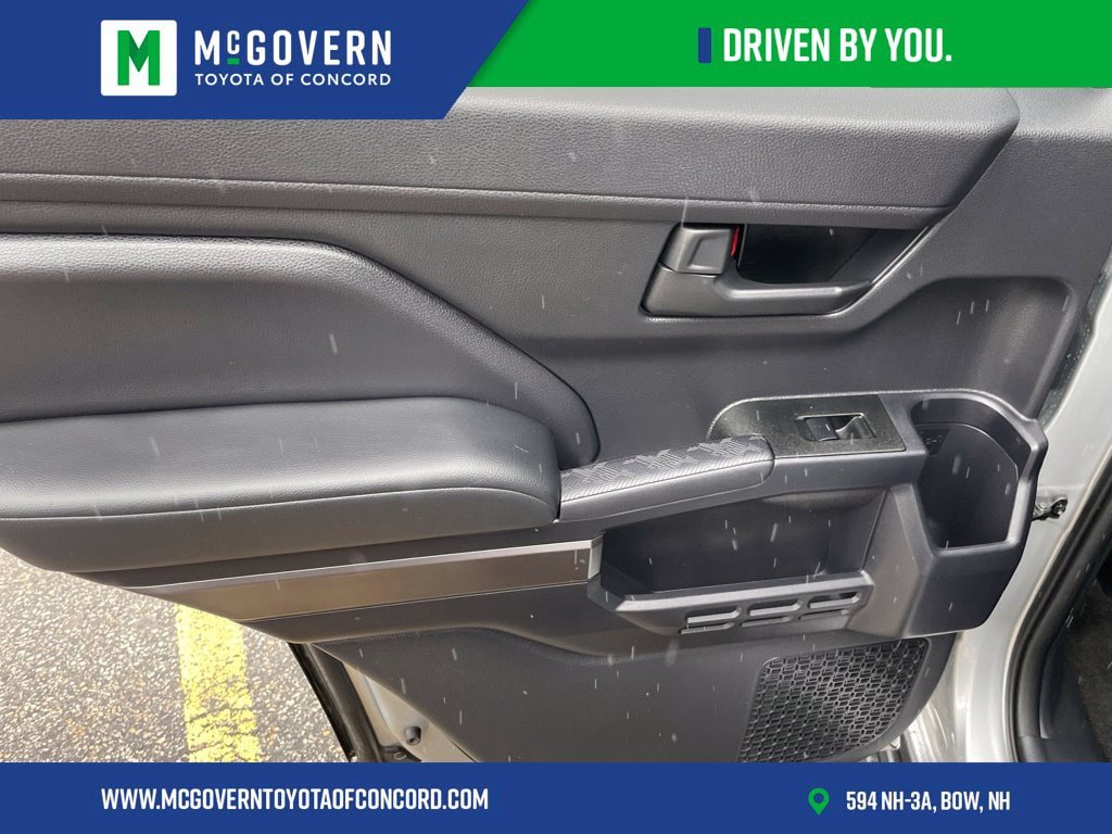 Used 2025 Toyota 4Runner SR5 AWD/4WD image 15