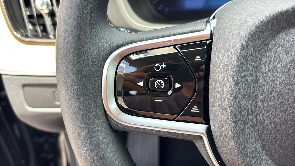 New 2026 Volvo XC60 B5 Plus w/ Protection Package Premier AWD/4WD image 16