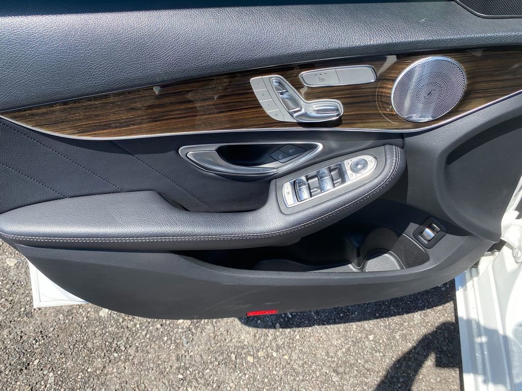 Used 2020 Mercedes-Benz C 300 4MATIC Sedan image 11