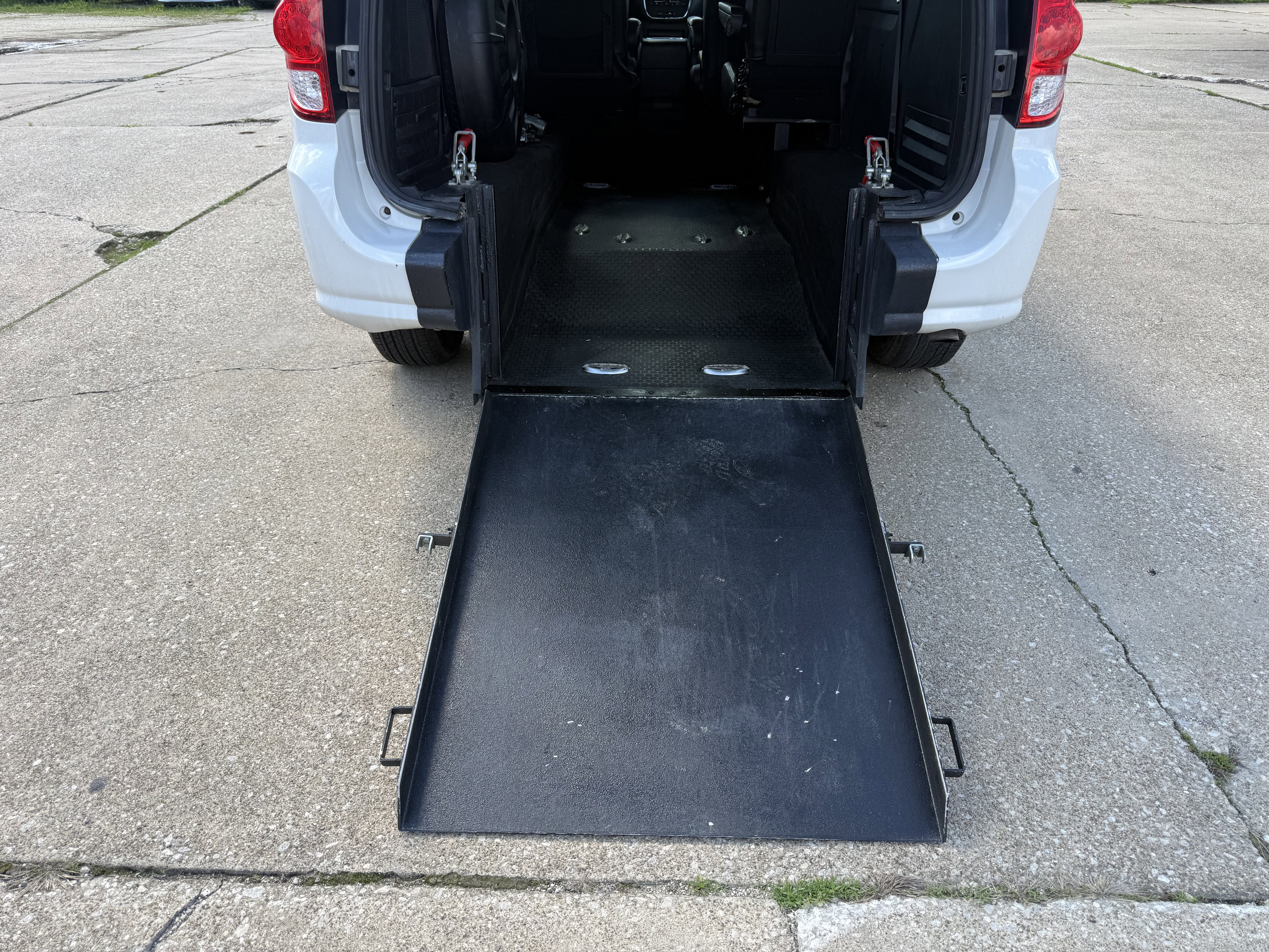 Used 2019 Dodge Grand Caravan GT FWD image 25