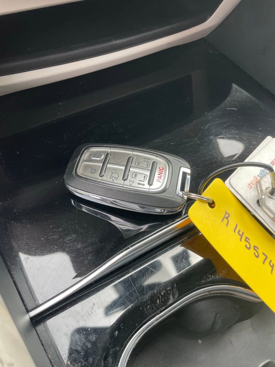 Used 2024 Chrysler Pacifica Limited FWD image 13