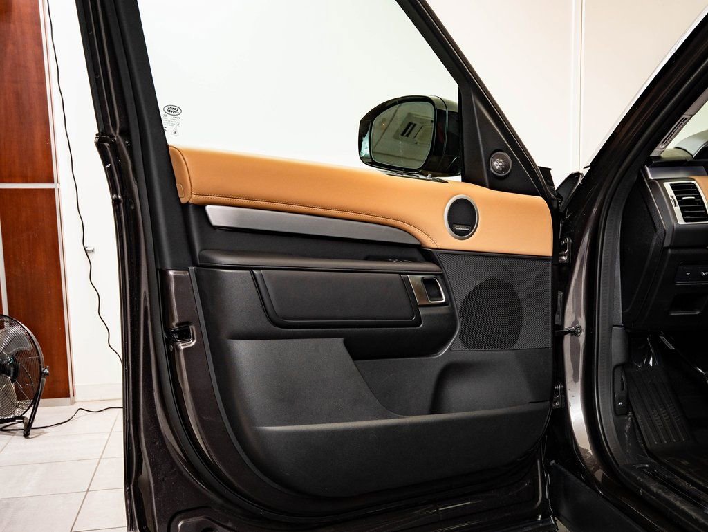 New 2026 Land Rover Discovery Limited Edition image 22