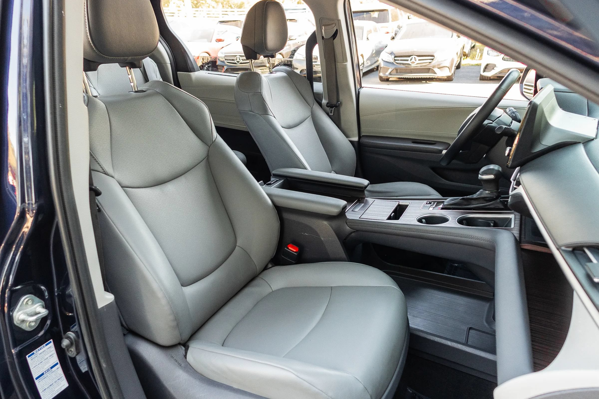Used 2021 Toyota Sienna XLE w/ XLE Plus Package AWD/4WD image 27