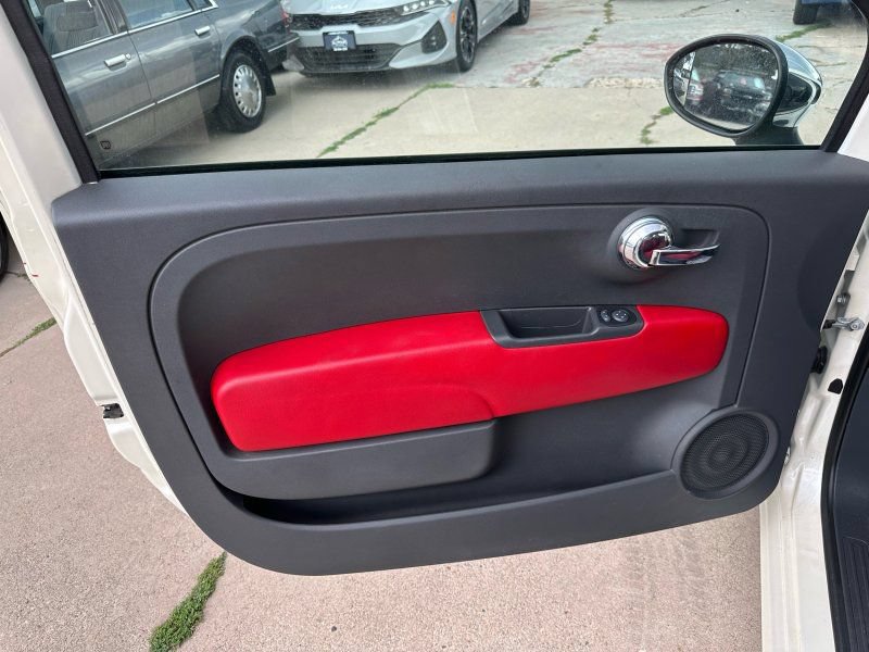 Used 2012 FIAT 500 Lounge w/ Luxury Leather Pkg FWD image 10