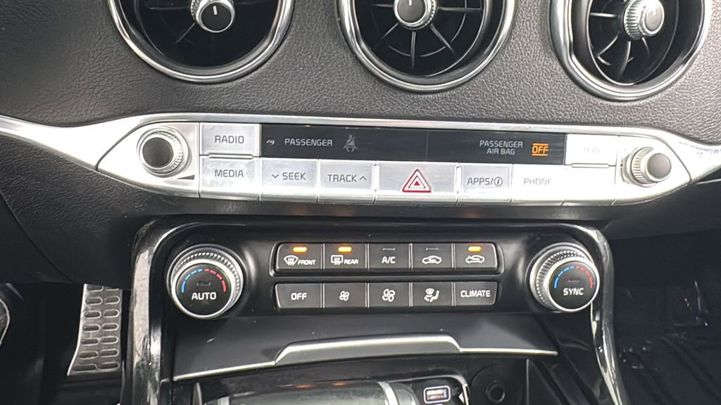 Used 2018 Kia Stinger GT image 28