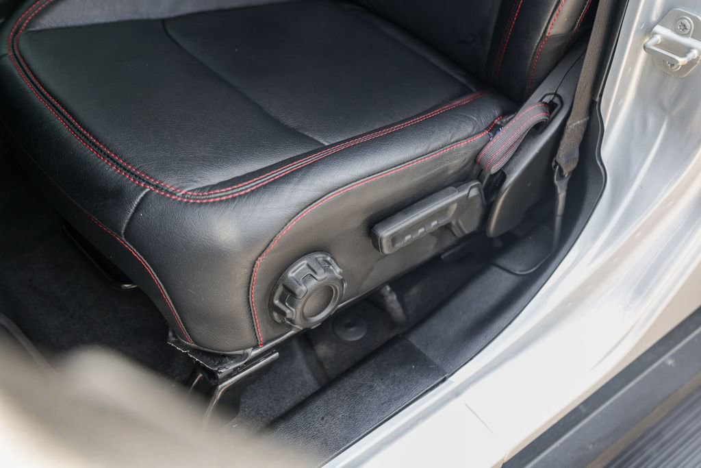 Used 2024 Jeep Wrangler Unlimited Rubicon w/ Convenience Group AWD/4WD image 8