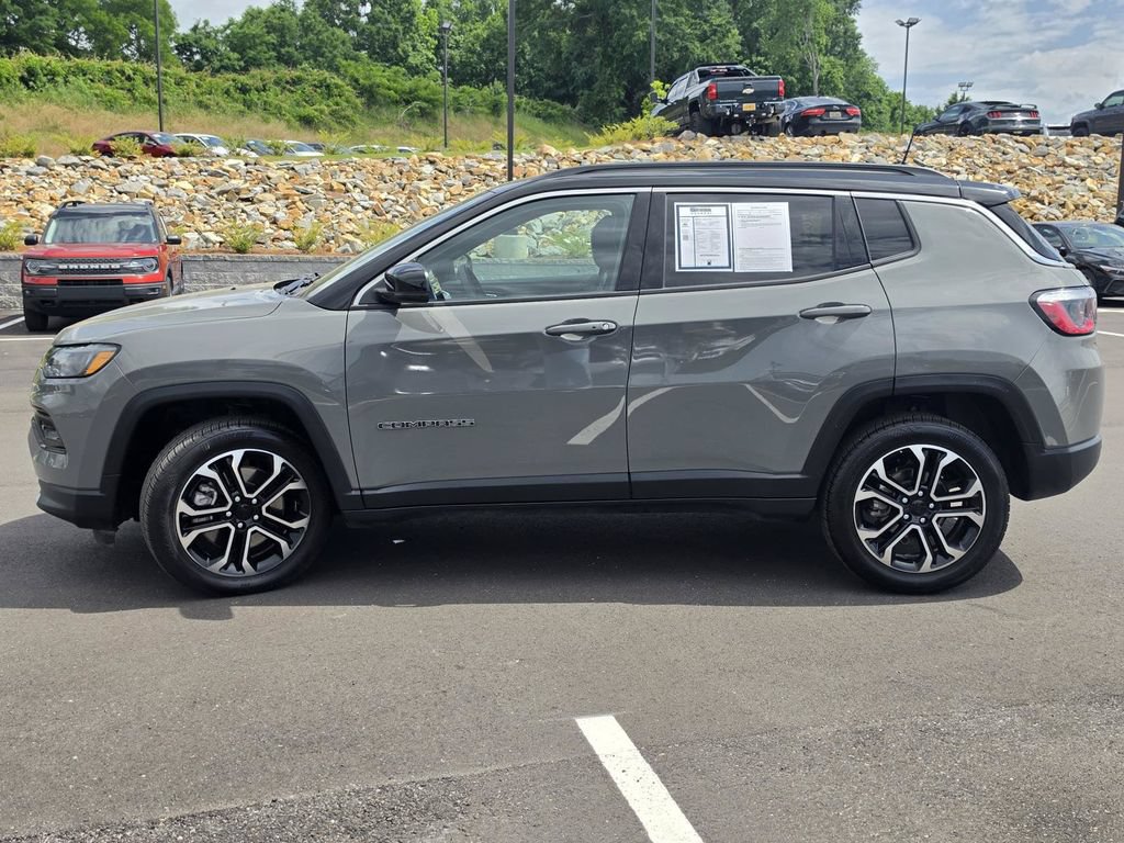 Used 2024 Jeep Compass Limited AWD/4WD image 3