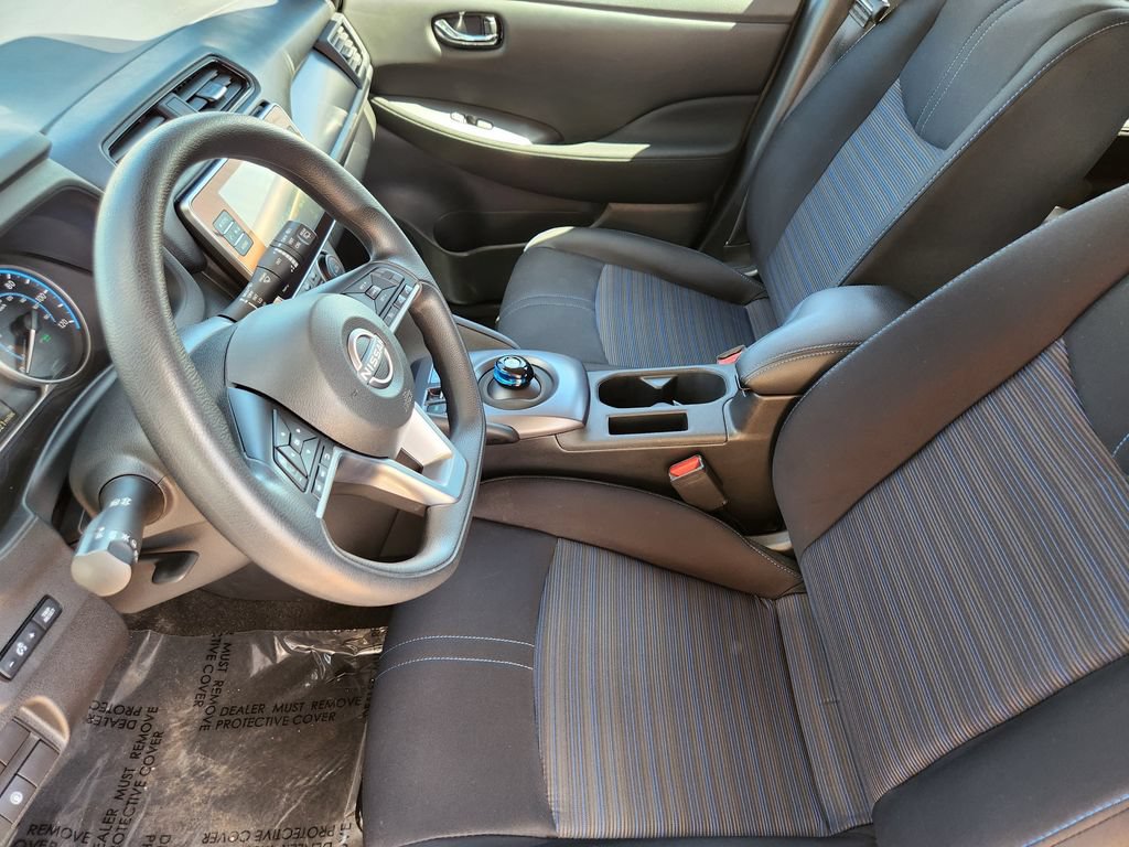 Used 2025 Nissan Leaf S FWD image 4