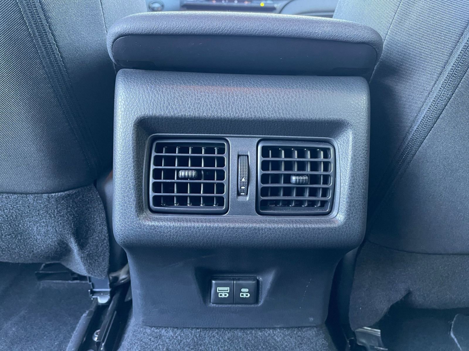 Used 2025 Toyota Camry LE image 24