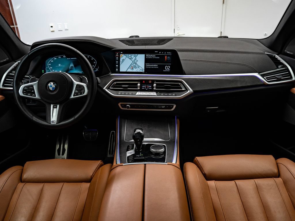 Used 2022 BMW X5 M50i AWD/4WD image 36