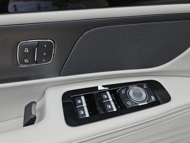 New 2026 Lincoln Nautilus Premier AWD/4WD image 24
