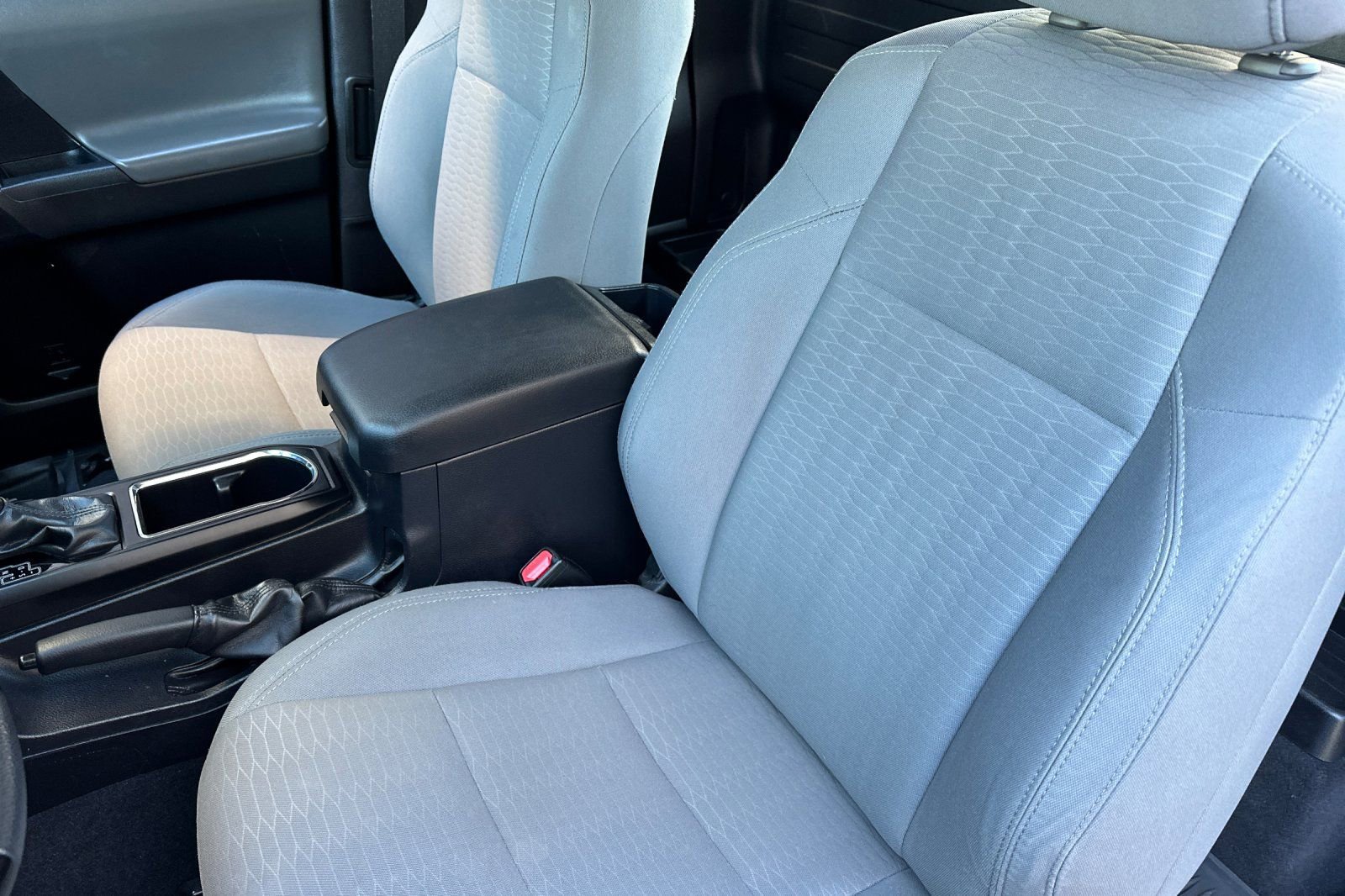 Used 2018 Toyota Tacoma SR image 13