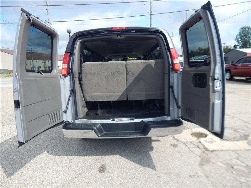 Used 2019 Chevrolet Express 3500 LT w/ LT Preferred Equipment Group RWD image 10