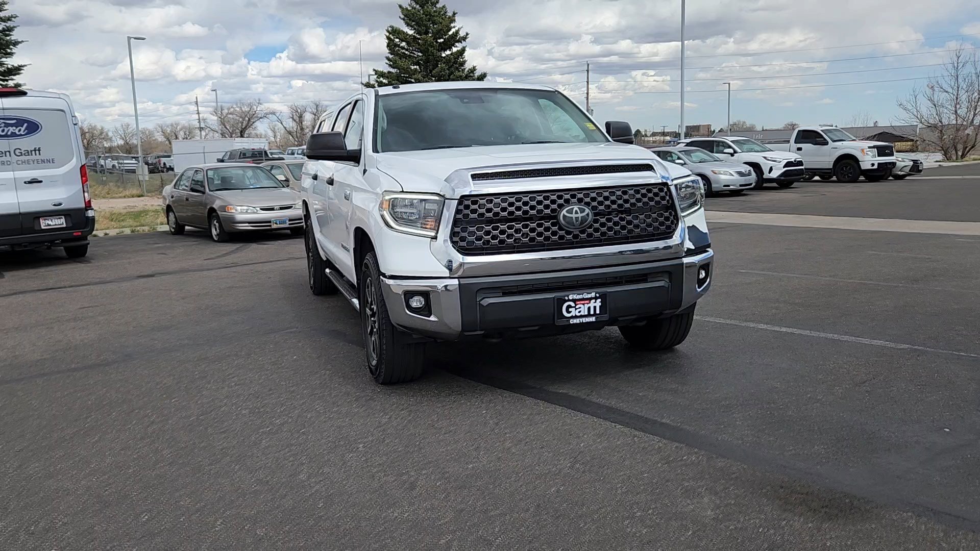 Used 2018 Toyota Tundra SR5 w/ TRD Off Road Package AWD/4WD image 4