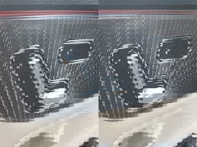 Used 2021 Mercedes-Benz GLB 250 4MATIC image 16