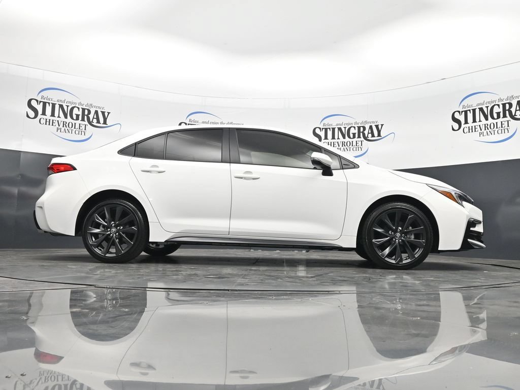 Used 2025 Toyota Corolla SE FWD image 33