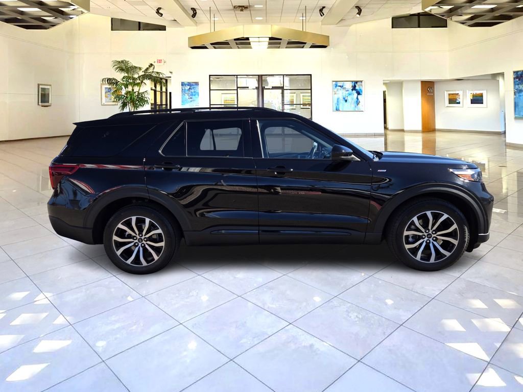 Used 2023 Ford Explorer ST-Line w/ Class IV Trailer Tow Package image 8