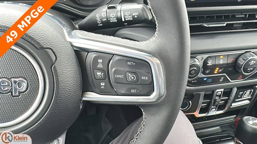 Used 2025 Jeep Wrangler Sahara 4xe image 18